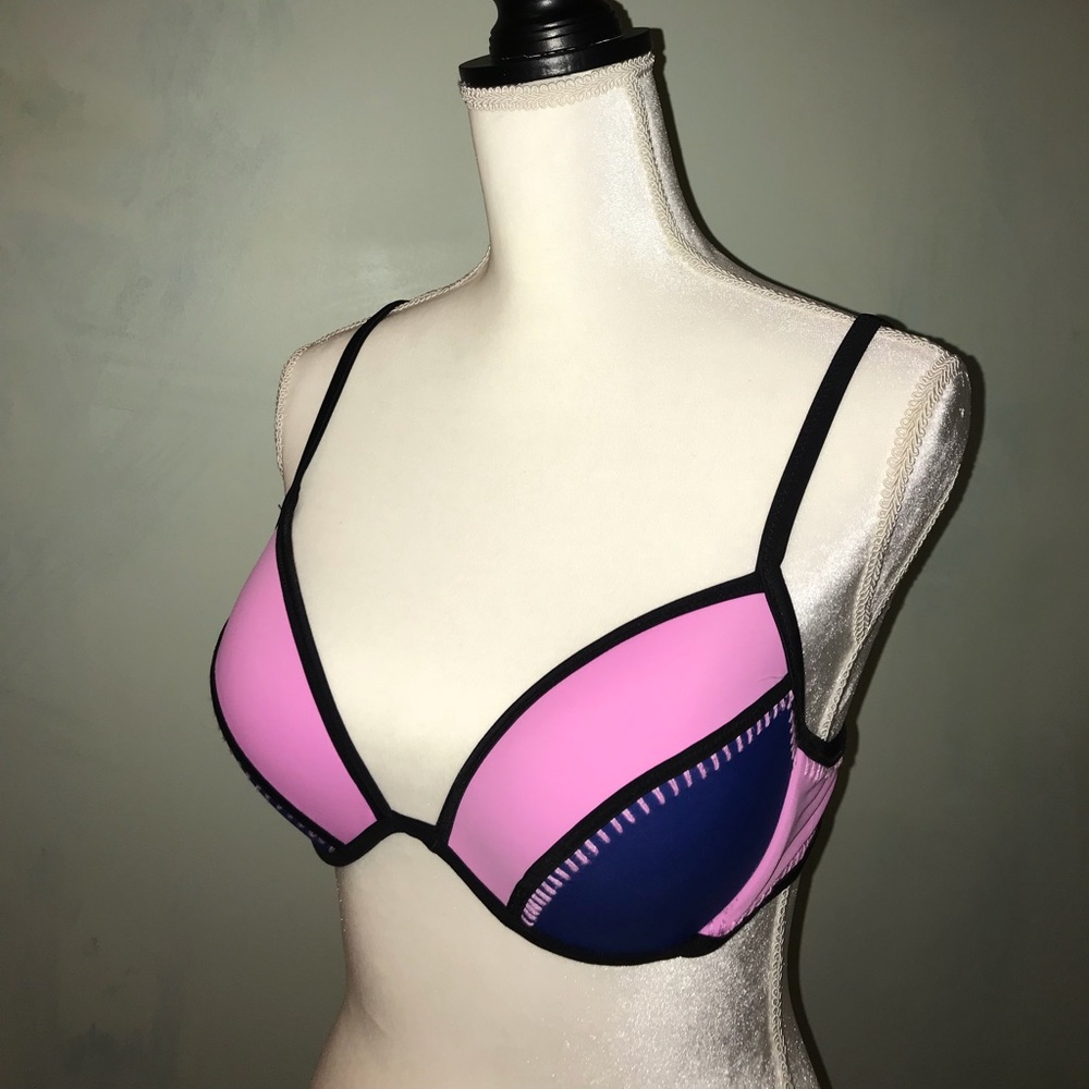 3/$50 🎉 Pink & Blue Victoria’s Secret Swim Bra 💞